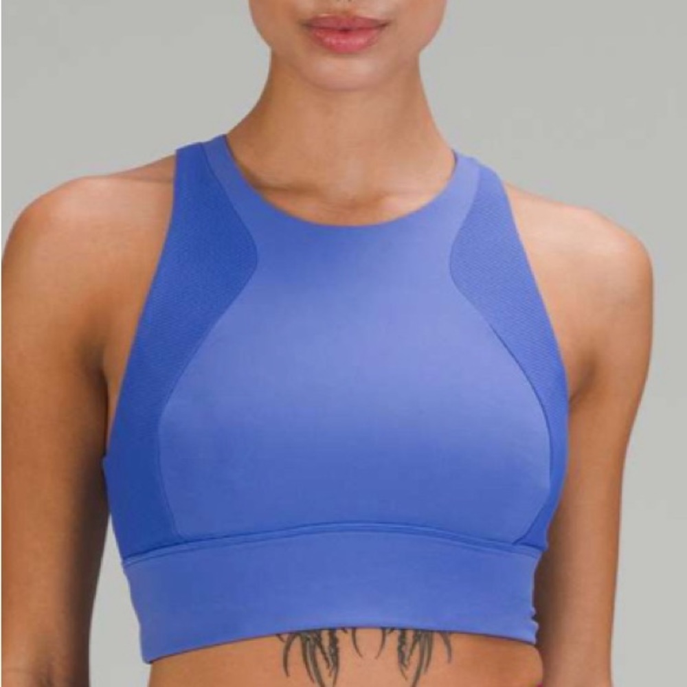 Lululemon Everlux and Mesh HR Training Tight 21” & High-Neck Train Bra
I… - Picture 8 of 10
